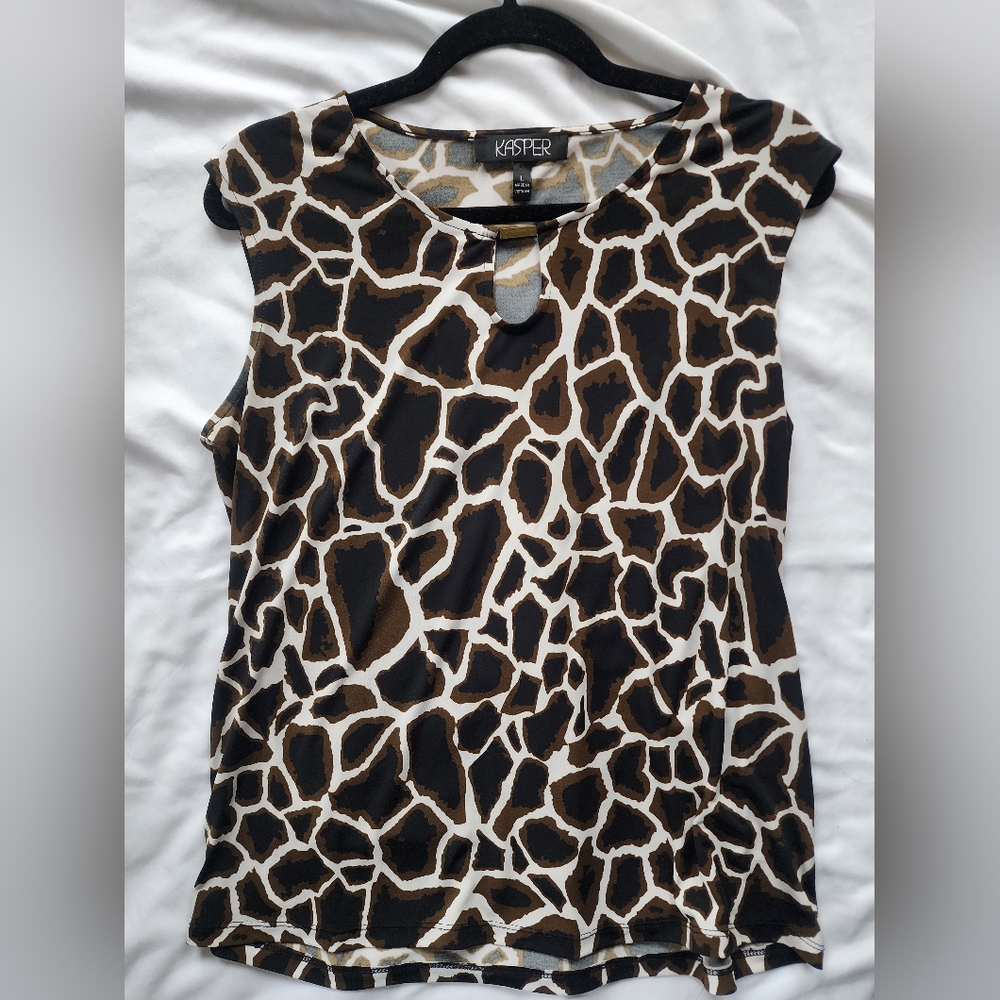 Giraffe/Animal Print Sleeveless Womens Blouse - Picture 8 of 10